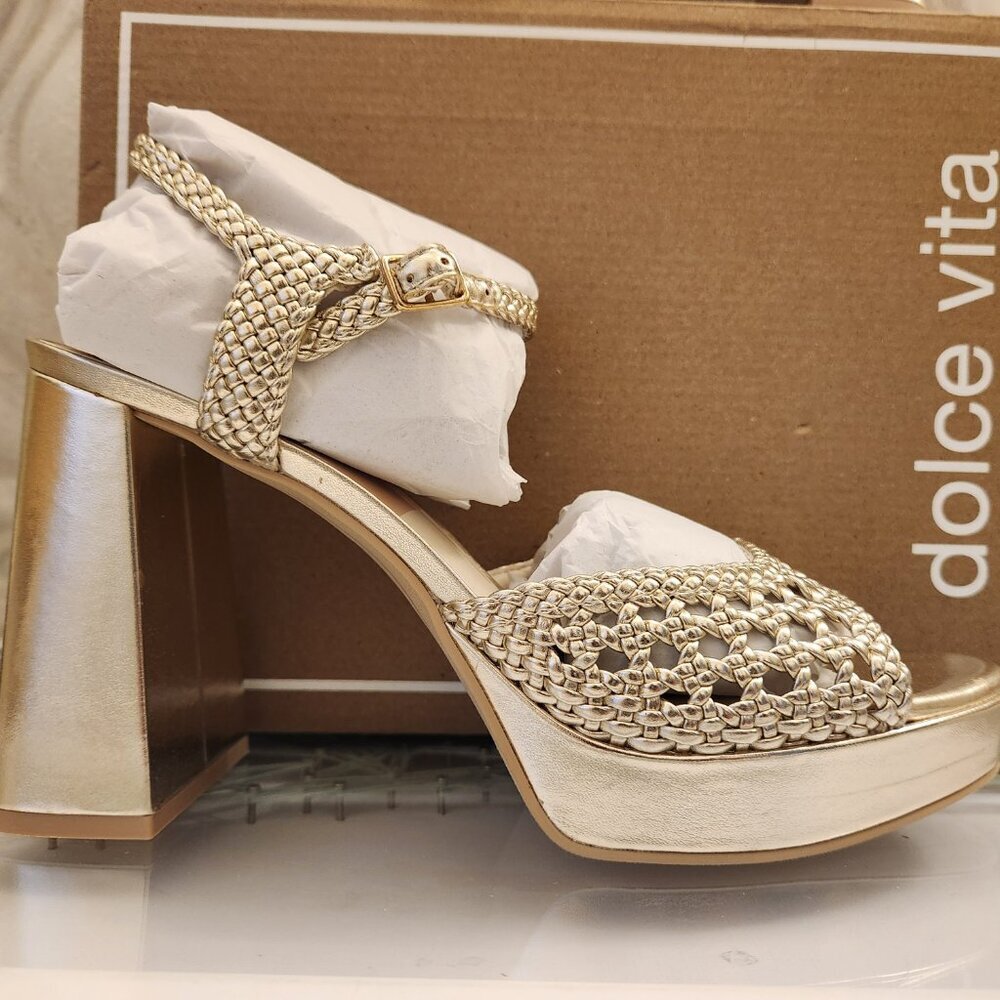 Dolce Vita "Peyten" Light Gold Platform Sandals. NIB. Size 9.5